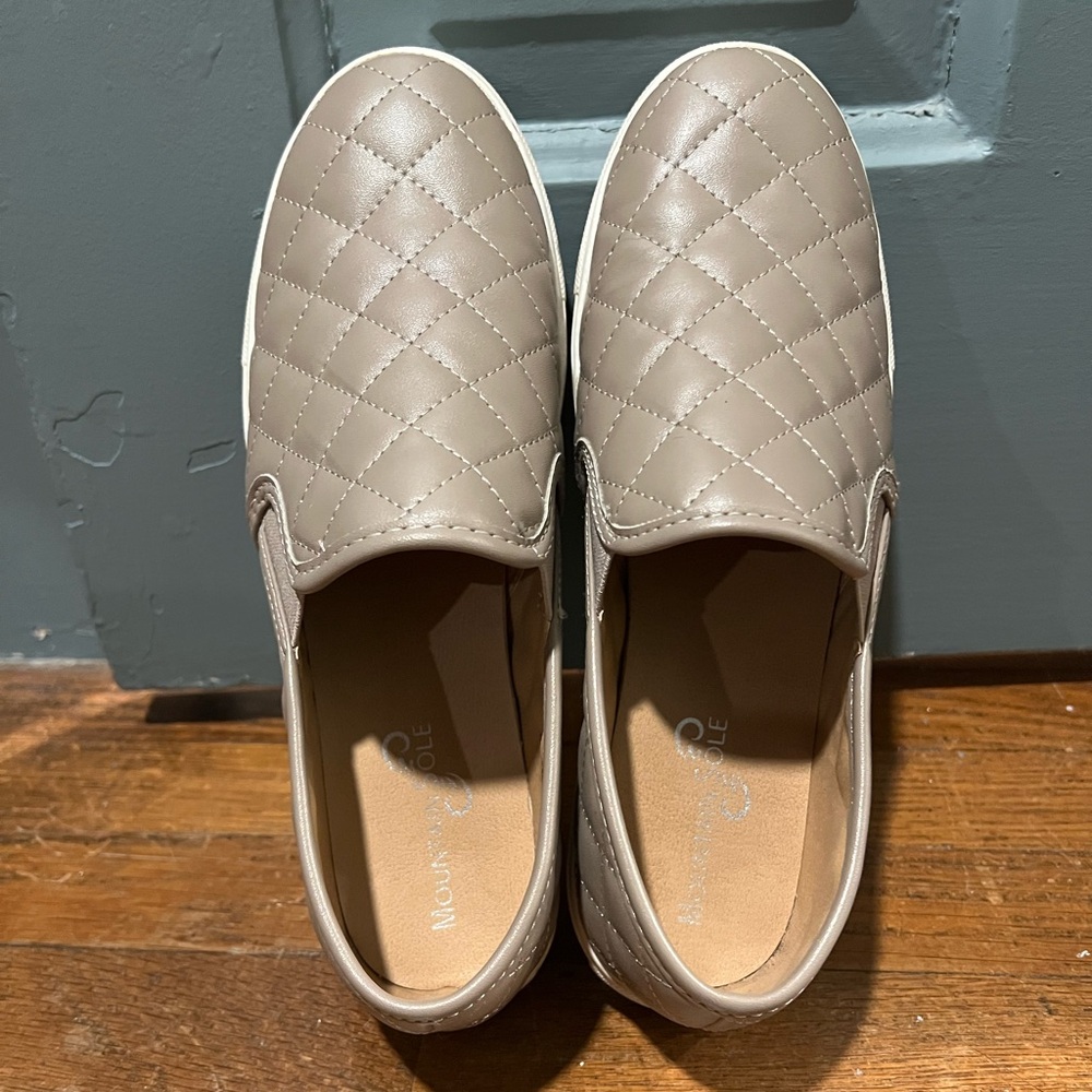 Mountain sole women’s slip on shoes size 8